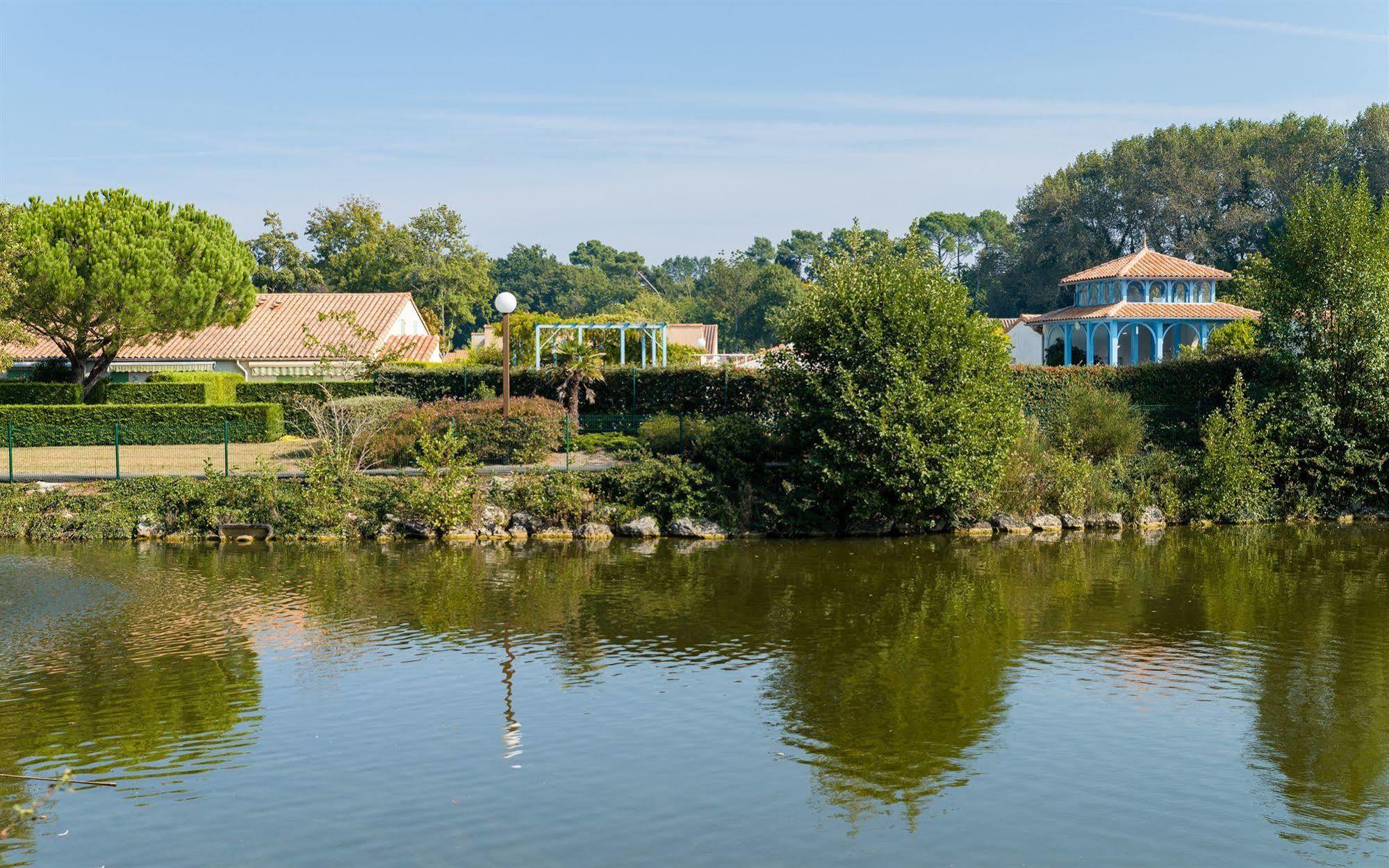 Lagrange Classic Le Clos Des Chenes Hotell Les Mathes Exteriör bild